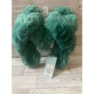 Cat & Jack Girls Turquoise Crossband Fur slippers Large 4/5